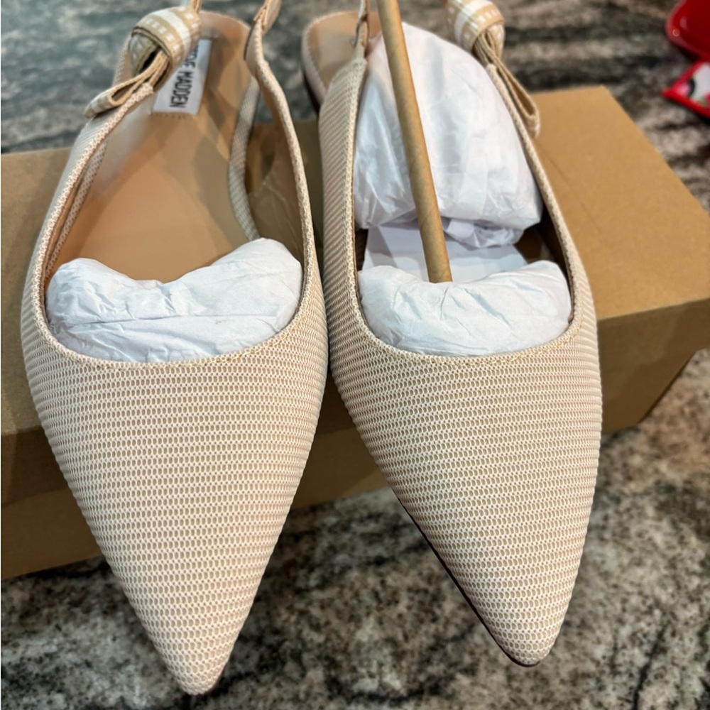 Steve Madden Cream Pointed-Toe Slingback Mules